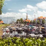 Modern Villa With 3 Bathrooms, Located Close To Lake Veere