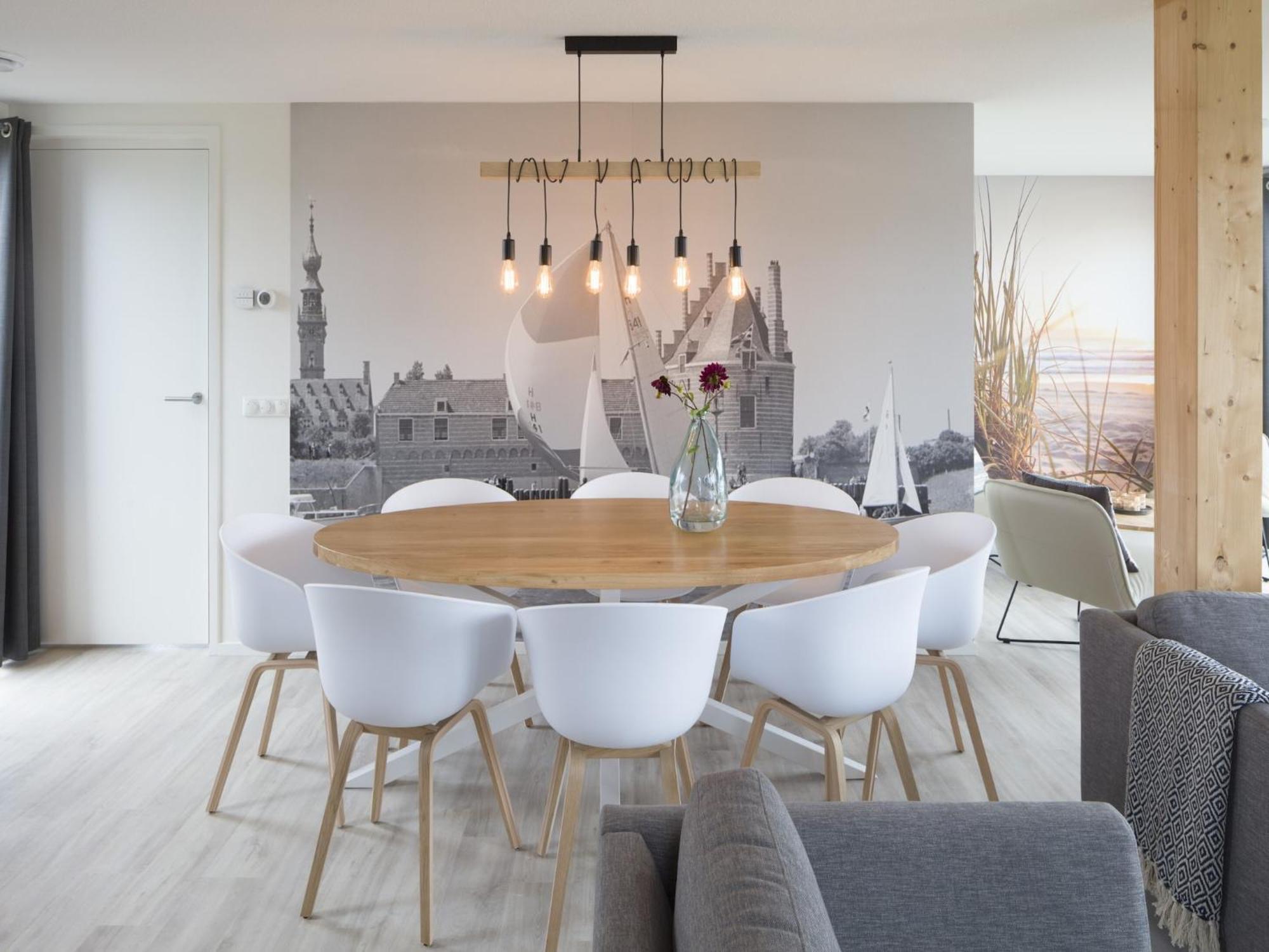 Modern With 3 Bathrooms, Located Close To Veere Villa *